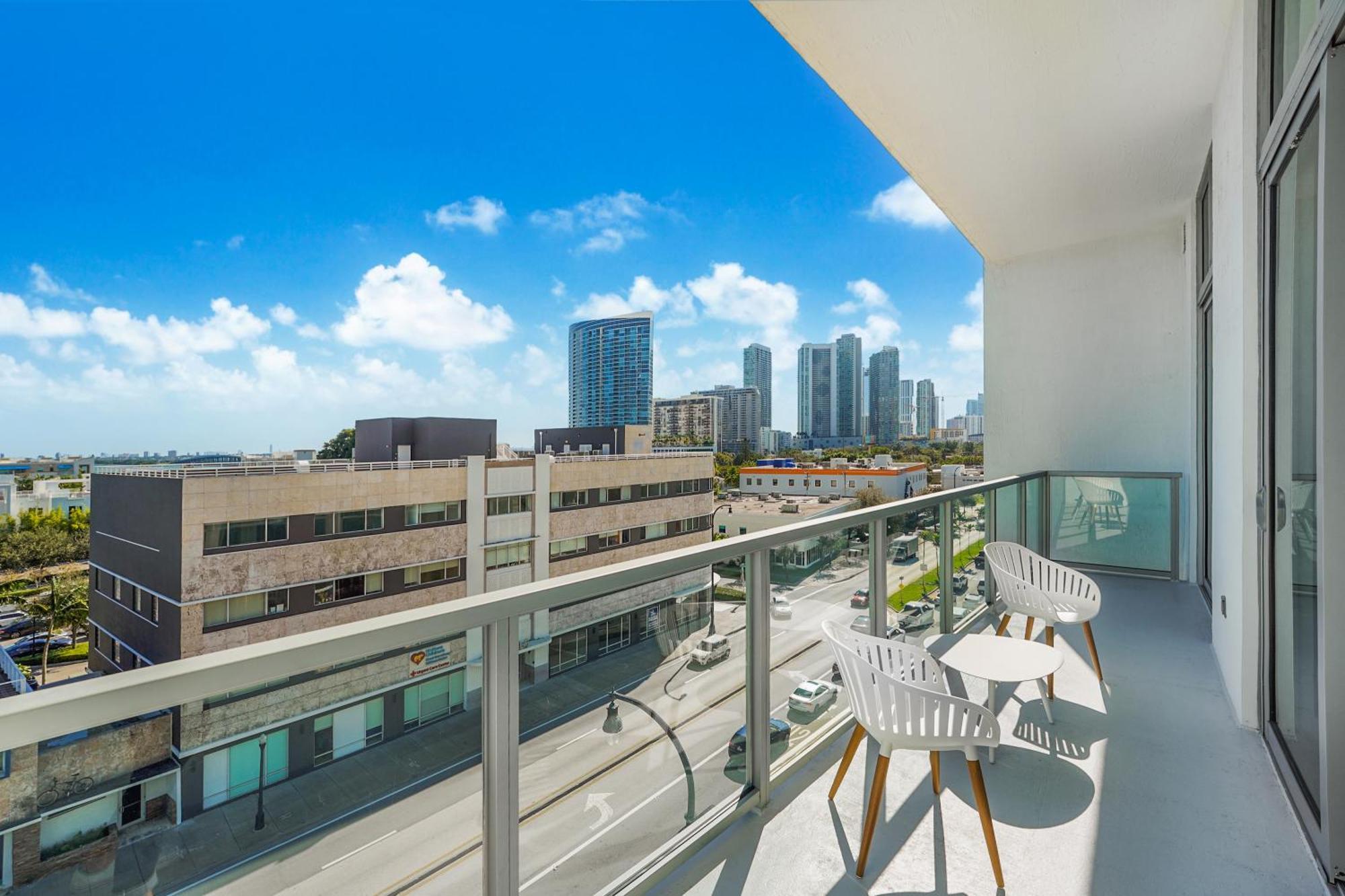 Quadro Residences By Ionica Miami Exterior photo